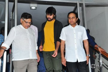 Megastar Chiranjeevi Watched Special Screening of Vijetha